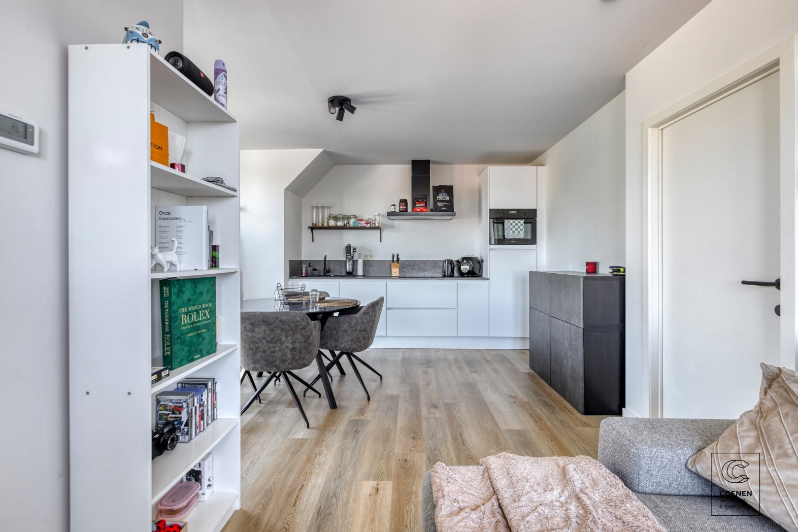 Instapklaar, recent gerenoveerd dakappartement van 55 m² te Geel! 