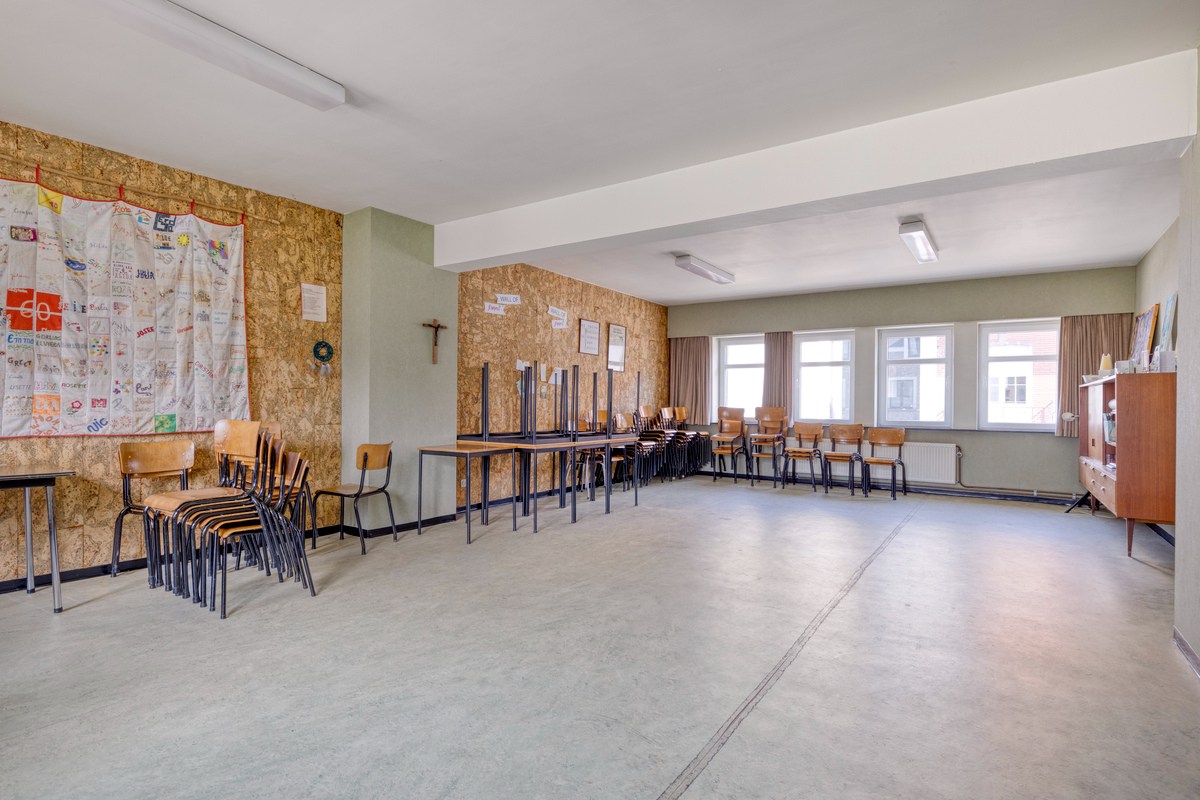 Multifunctioneel gebouw in het centrum van Merchtem. 