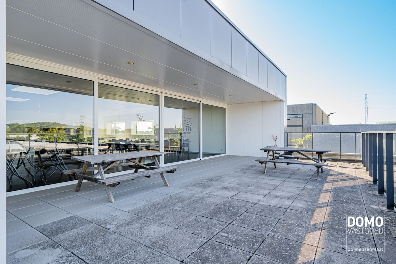 INNOVATIEVE RUIMTE MET LABO, LOGISTIEKE VOORZIENINGEN EN RESEARCH &amp; DEVELOPMENT IN EEN ECO-BEDRIJFSGEBOUW TE PAAL 