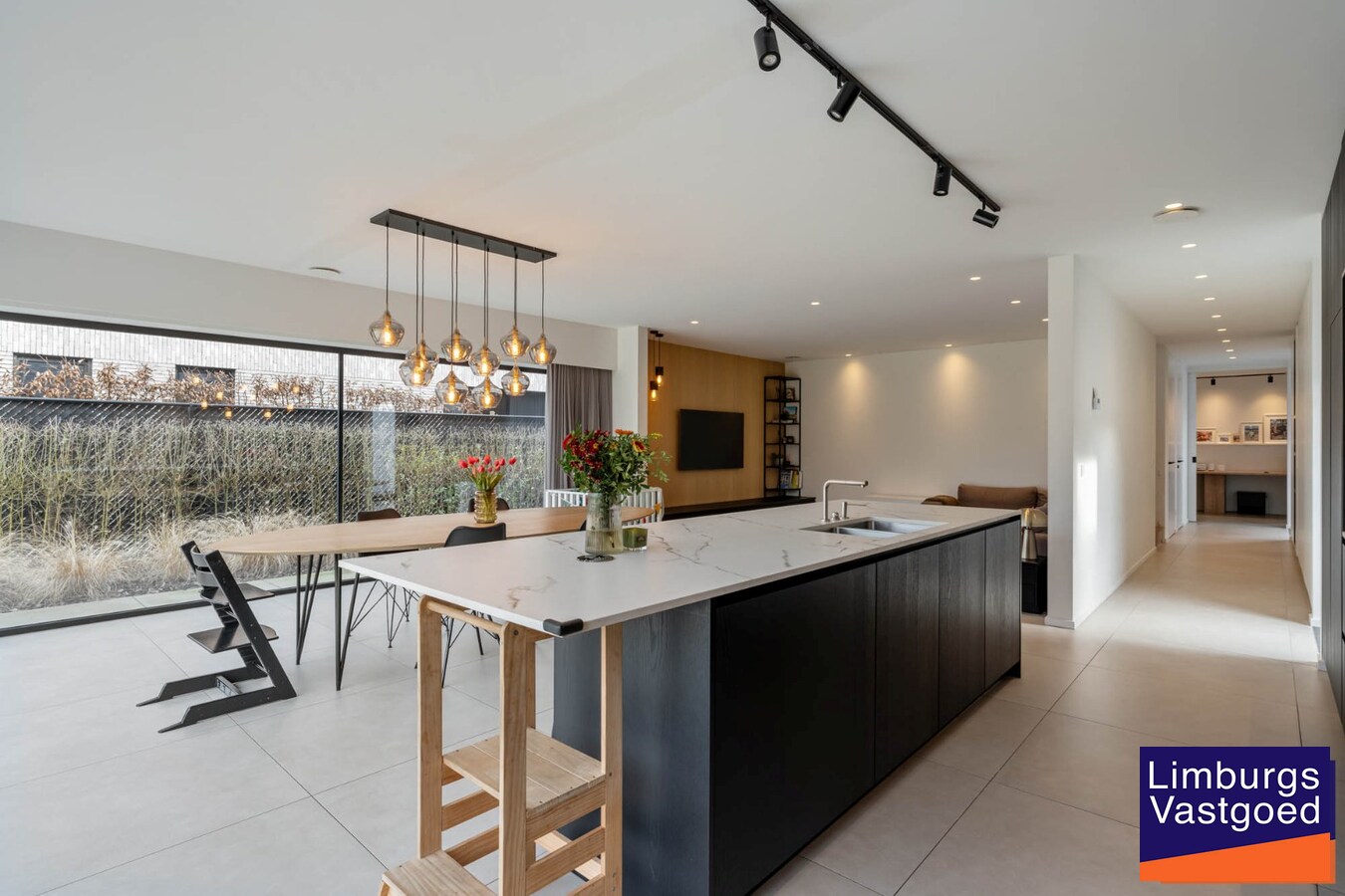 Hoogwaardig afgewerkte gezinswoning, 4 slpk, op 48a23ca, nabij centrum 