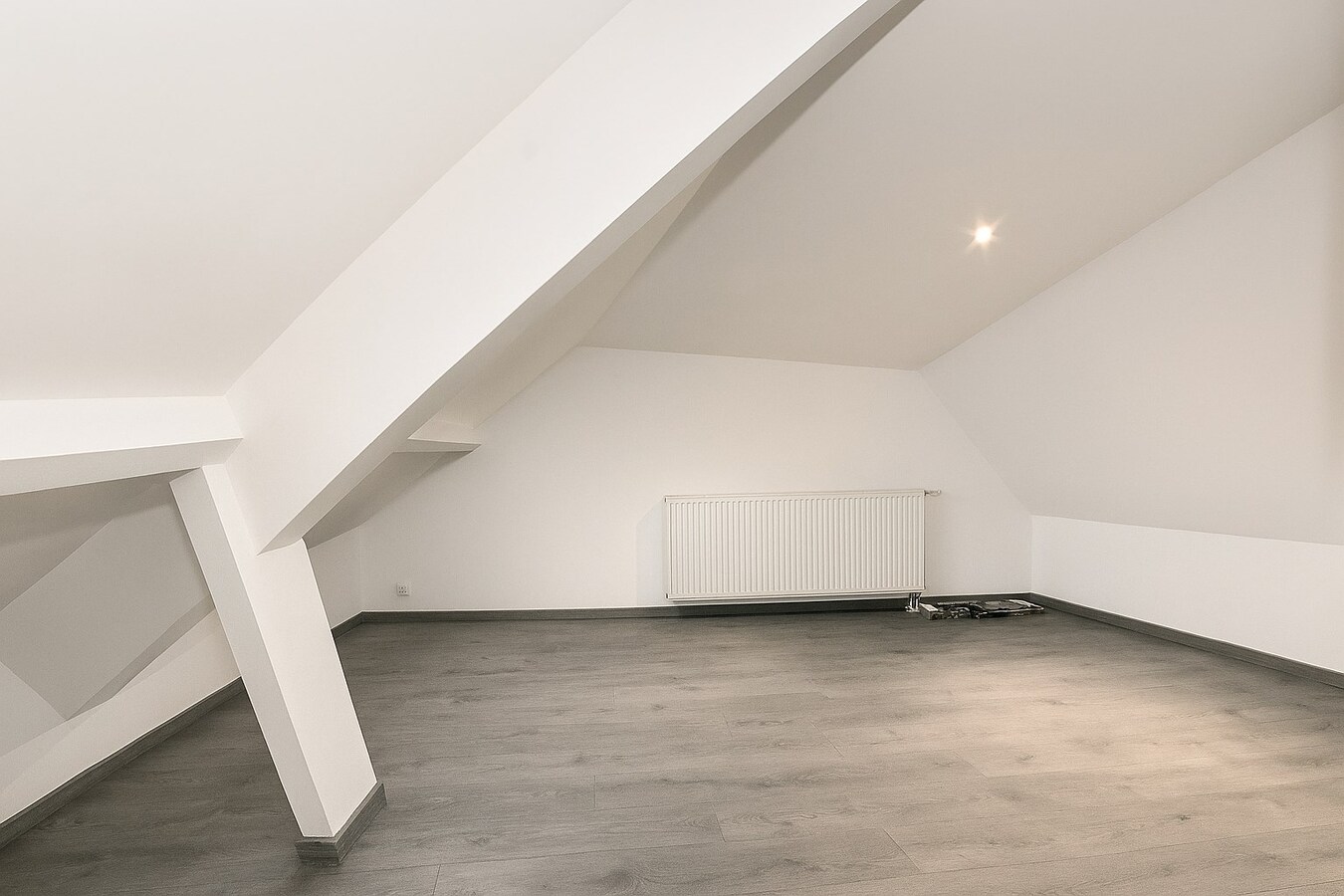 Klaar om te betrekken: Moderne stadswoning met tuin te koop in Sint-Niklaas! 