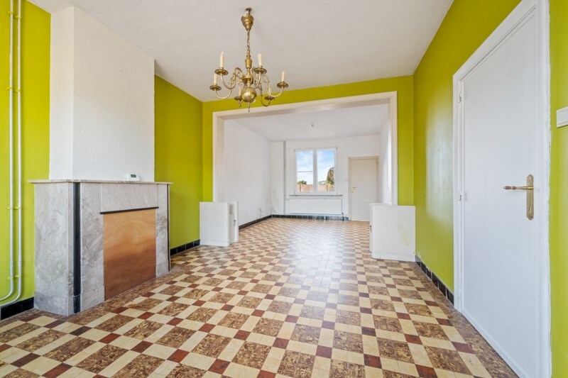 Te renoveren woning met een ruime tuin en zolder – een unieke kans! 