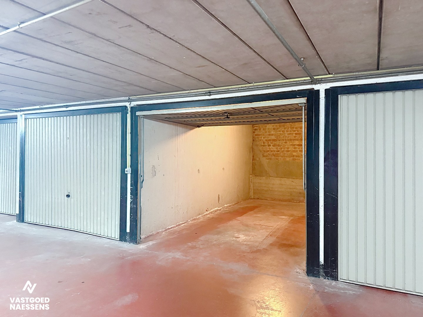 GARAGEBOX VLAKBIJ ZEEDIJK 
