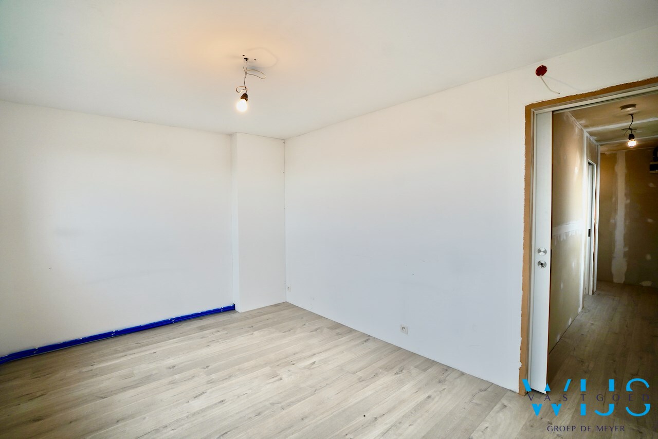 Woonhuis met 6 slaapkamers op TOPlocatie te EVERGEM ! 