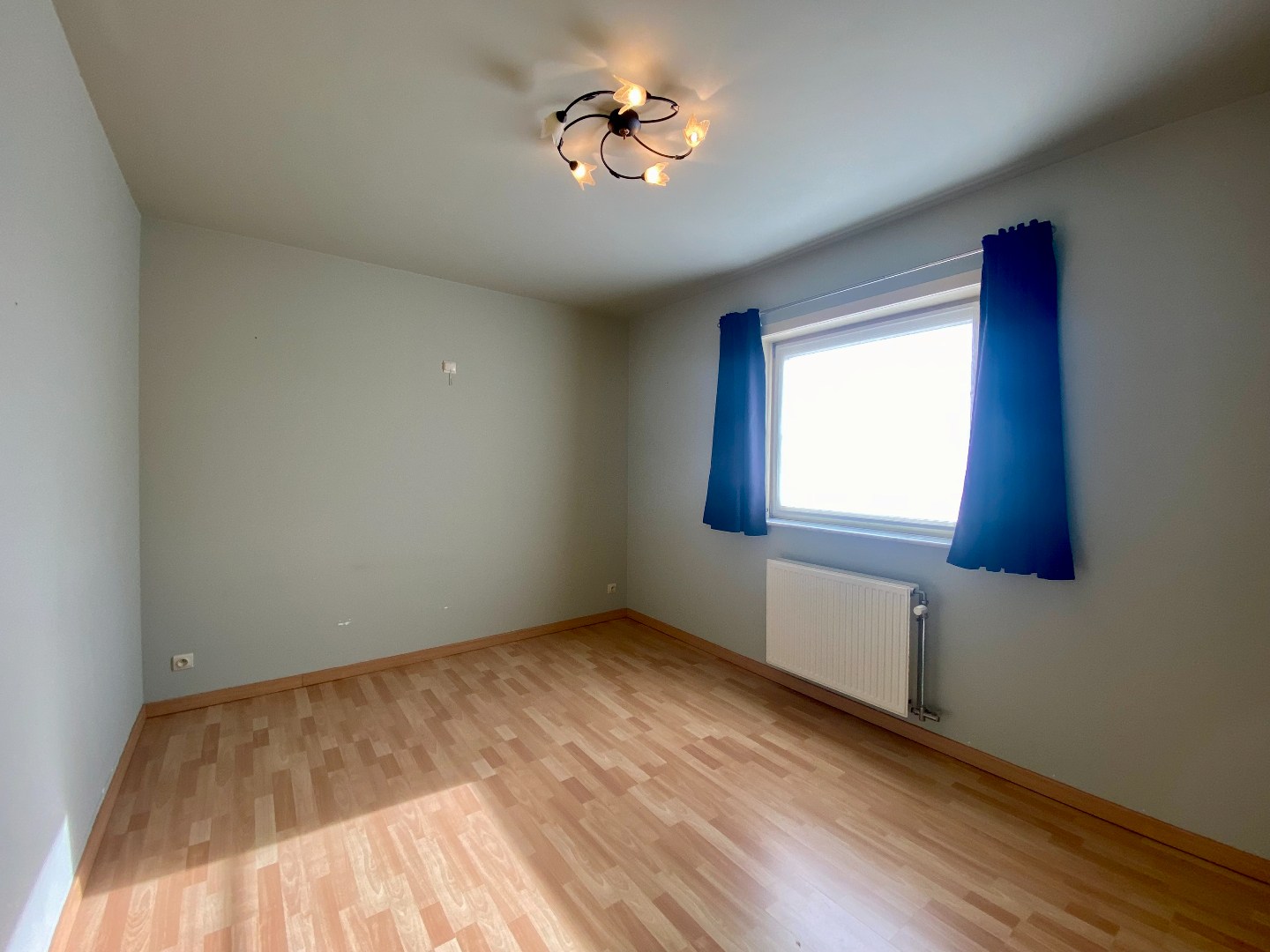 Instapklaar appartement met zonnig terras en 2 slaapkamers in hartje Vijve! 