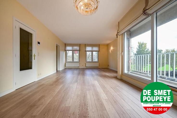 Zonnig hoekappartement nabij het station. 