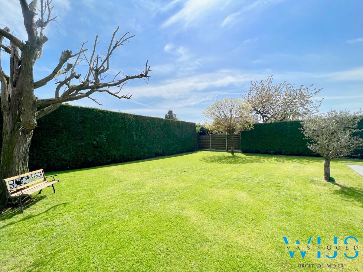 Instapklaar woonhuis met 4 slaapkamers, ruime tuin &amp; garage te ERTVELDE ! 