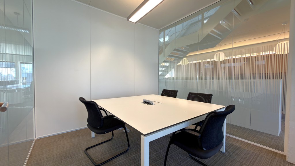 Volledig uitgeruste kantoren te huur langs E313 te Wommelgem