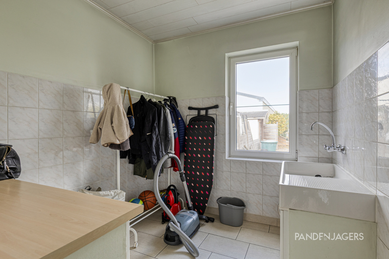 Verrassend ruime HOB (290 m²) met garage voor 3 wagens te Duffel 