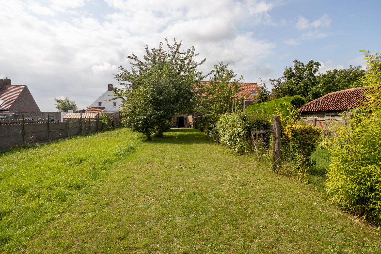 Ruime, landelijk gelegen en instapklare bel-étage met grote tuin 