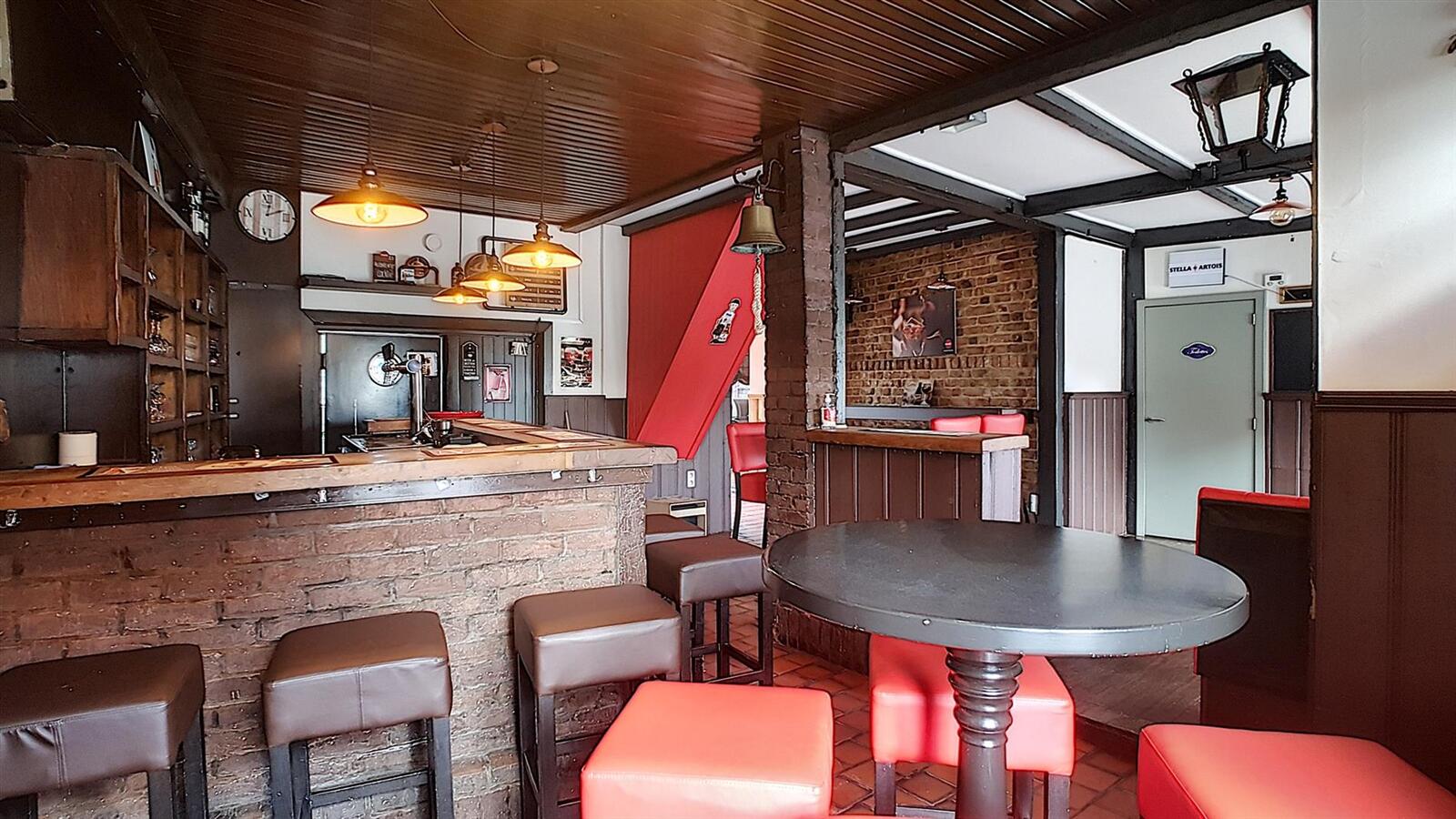 Handelshuis (momenteel café) op mooi perceel - Zeebrugge 