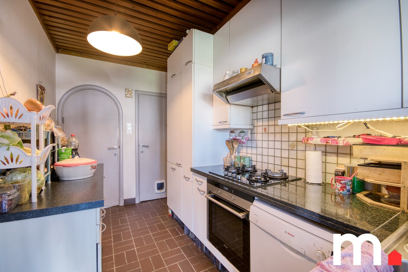 Unieke woning te Kortrijk met zonnige aangelegde tuin, Garage en 4 ruime slaapkamers! 