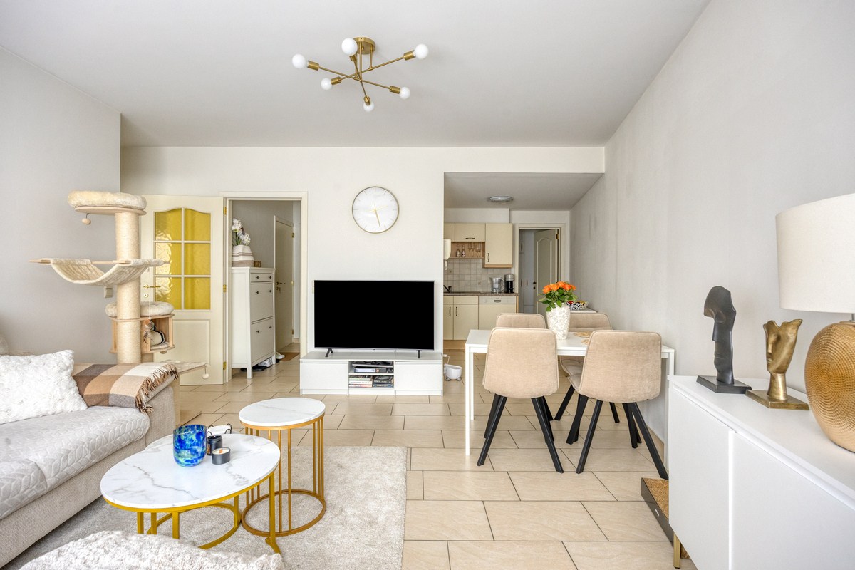 Gelijjkvloers appartement met 1 slaapkamer en staanplaats. 