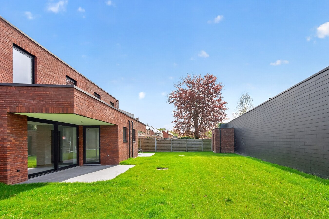 Nieuwbouwwoning casco met 3 slpks en Z-tuin 