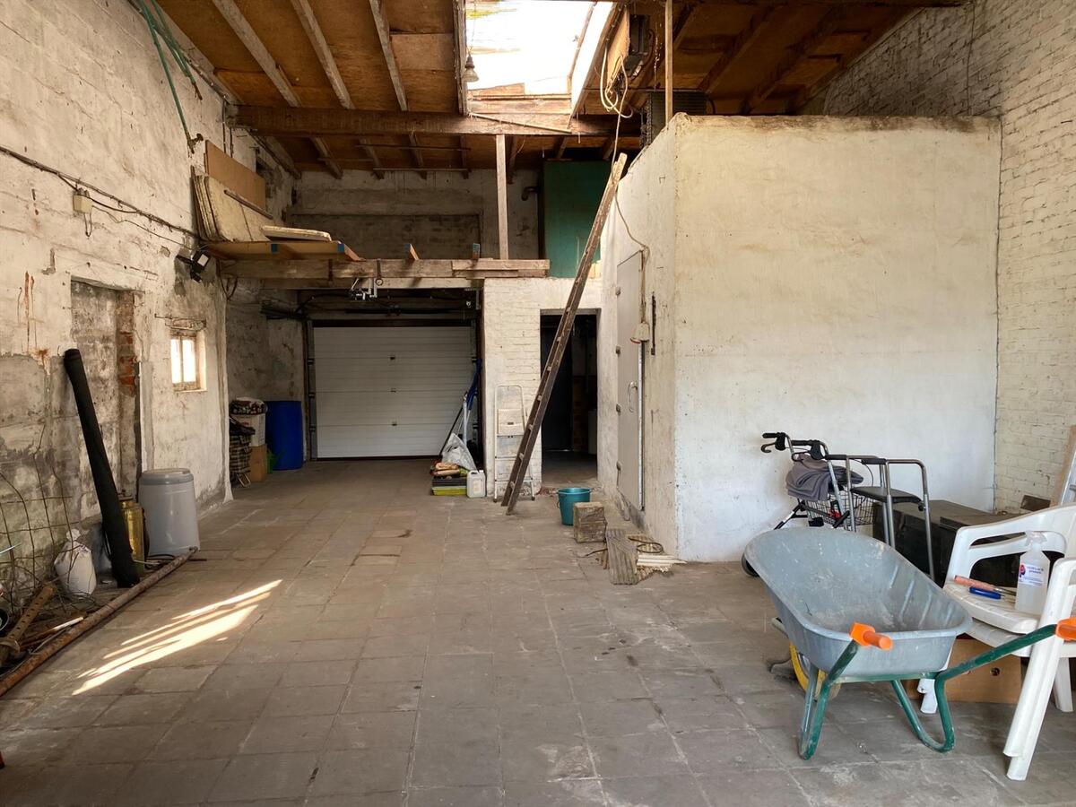 Woning met 3 slaapkamers en loods te Kortemark 