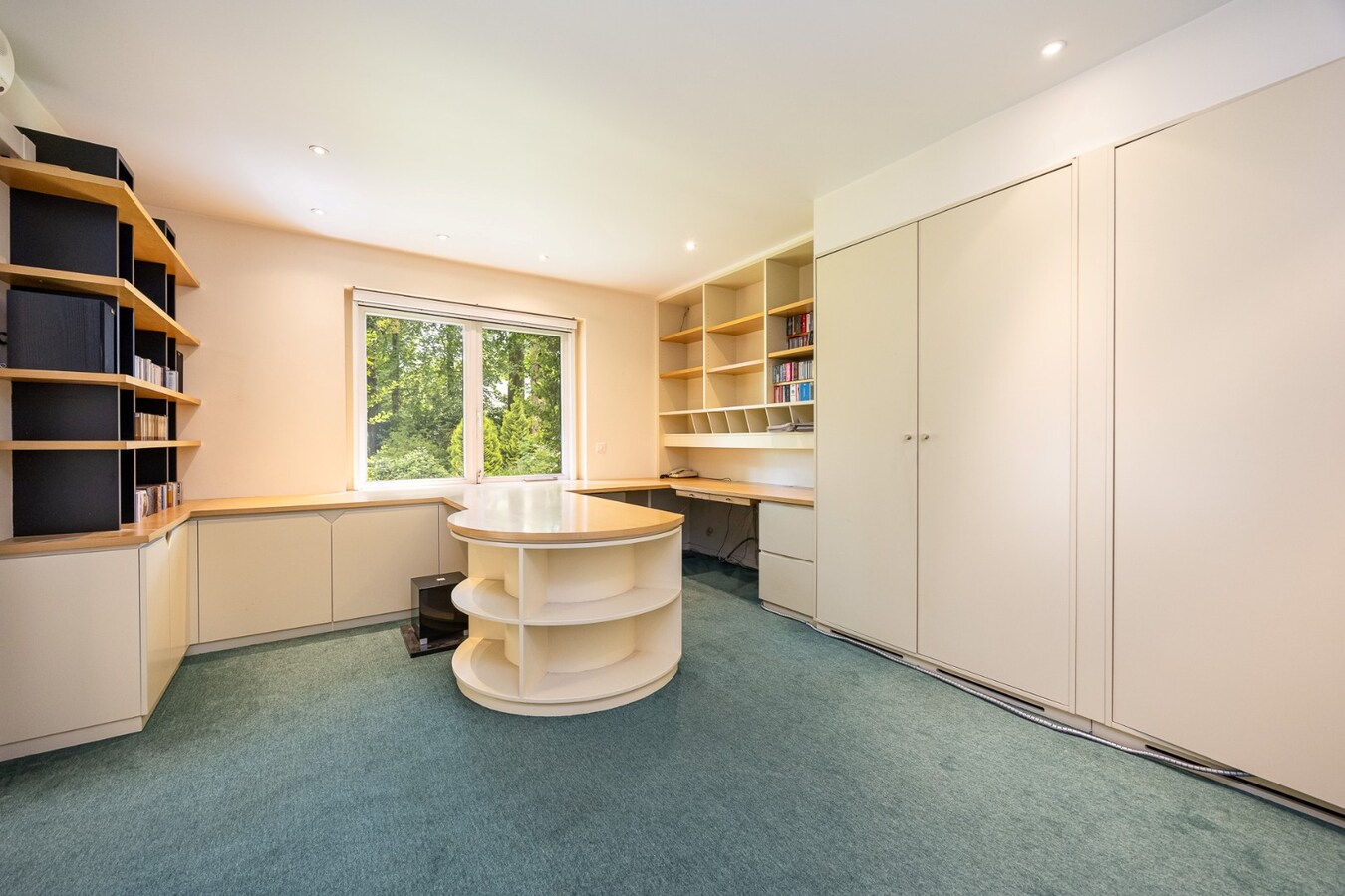 Exclusieve villa met gelijkvloerse master suite, prachtige tuin en uitzonderlijk wooncomfort 