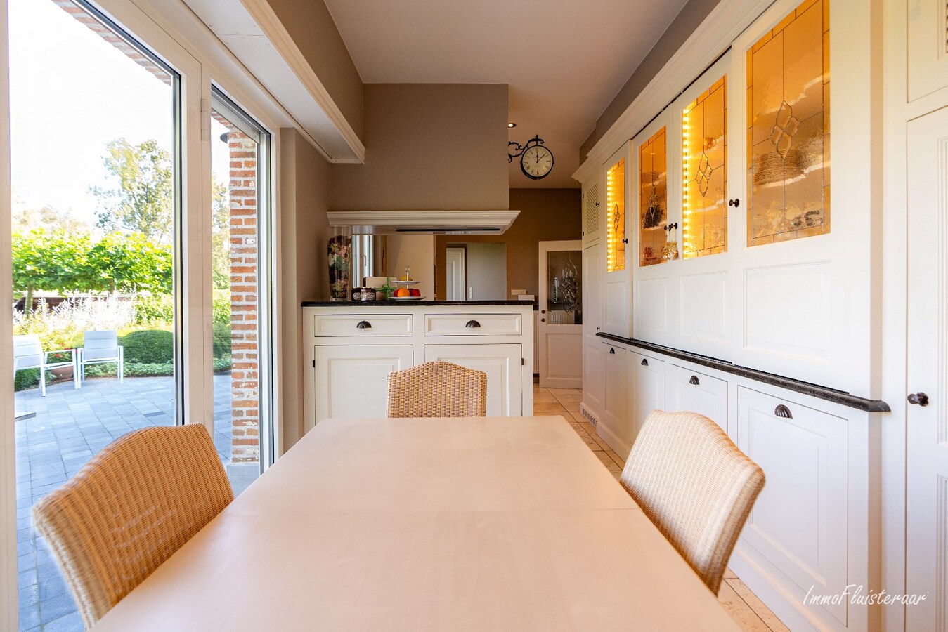 Hoogwaardig afgewerkte villa met stalgebouw en aanpalende weides op ca. 1,7 ha  te Herenthout 