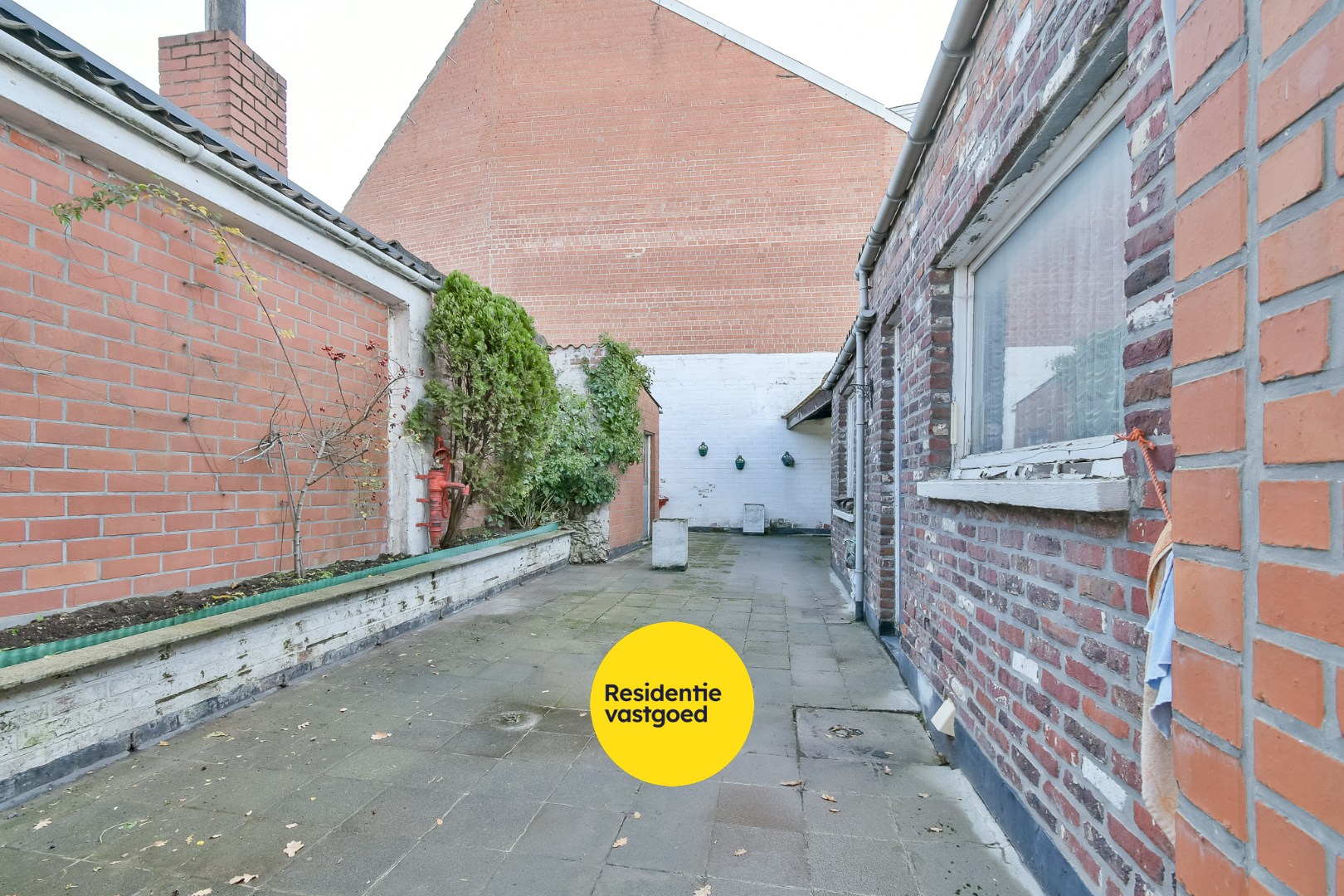 Te renoveren woning in hartje Torhout! 