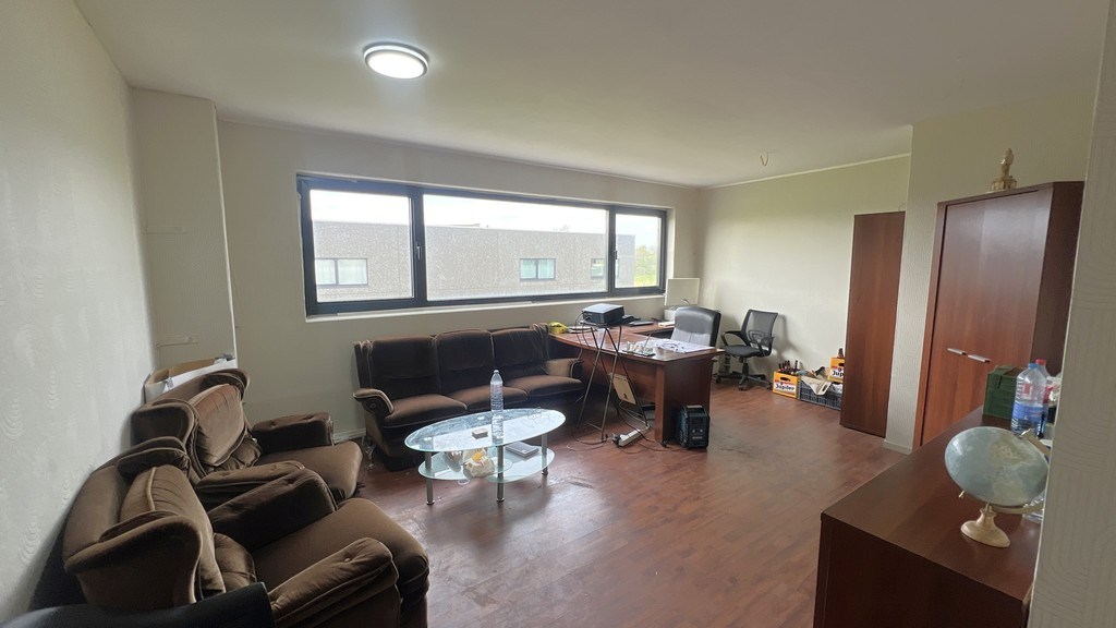 Bedrijfsunits te huur vlakbij Ovaal van Wippelgem in Evergem