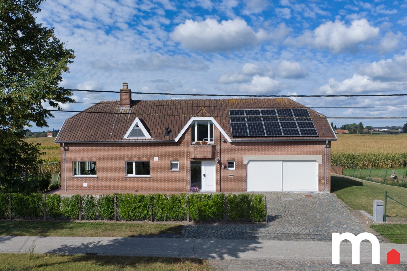 Unieke villa omringd tussen de velden en prachtige verzichten ! 