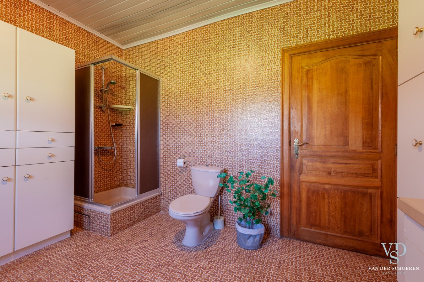 Exceptioneel landhuis met bijgebouw in groene omgeving 