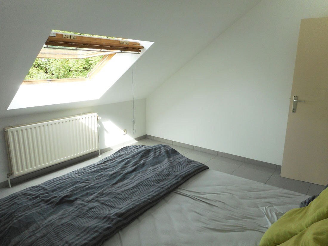 GUNSTIG gelegen appartement te LANAKEN 