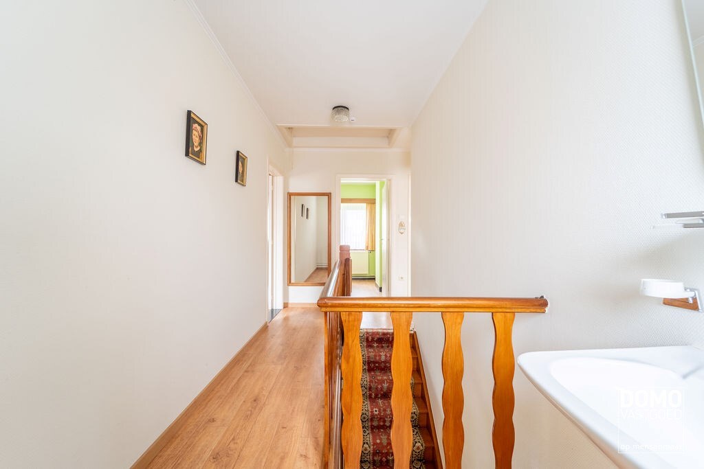 UNIEKE WONING MET 2 RUIME LOODSEN OP PERCEEL VAN 58A49CA 