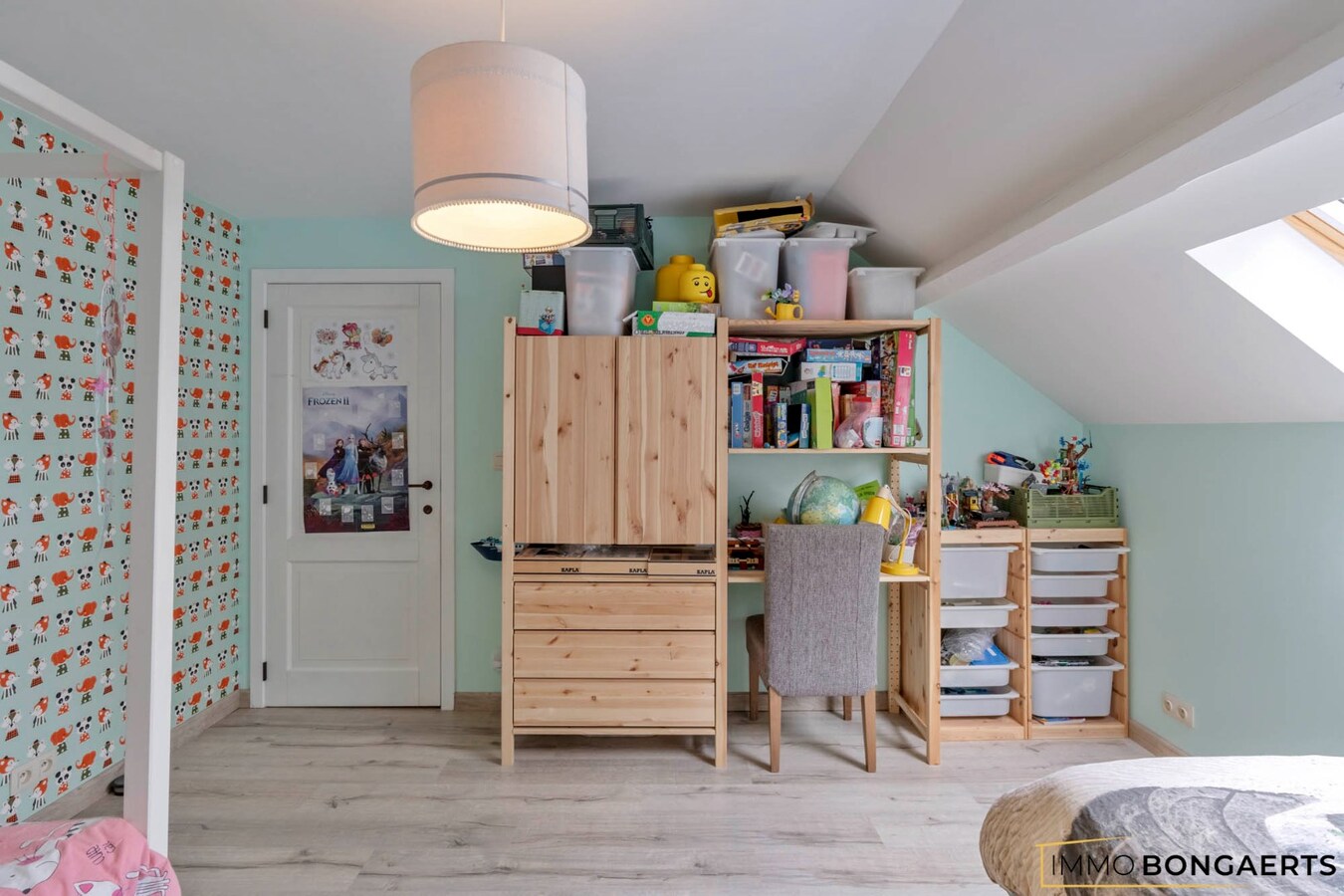 Karaktervolle woning met 4 slaapkamers, tuin en garage. 