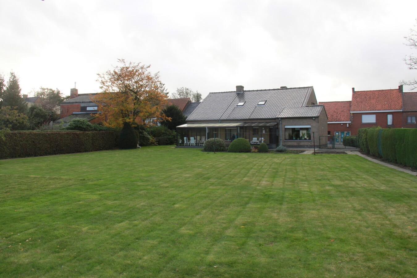 Alleenstaande woning met open zicht achteraan 