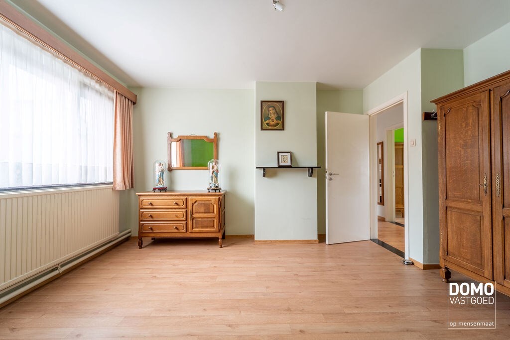 UNIEKE WONING MET 2 RUIME LOODSEN OP PERCEEL VAN 58A49CA 