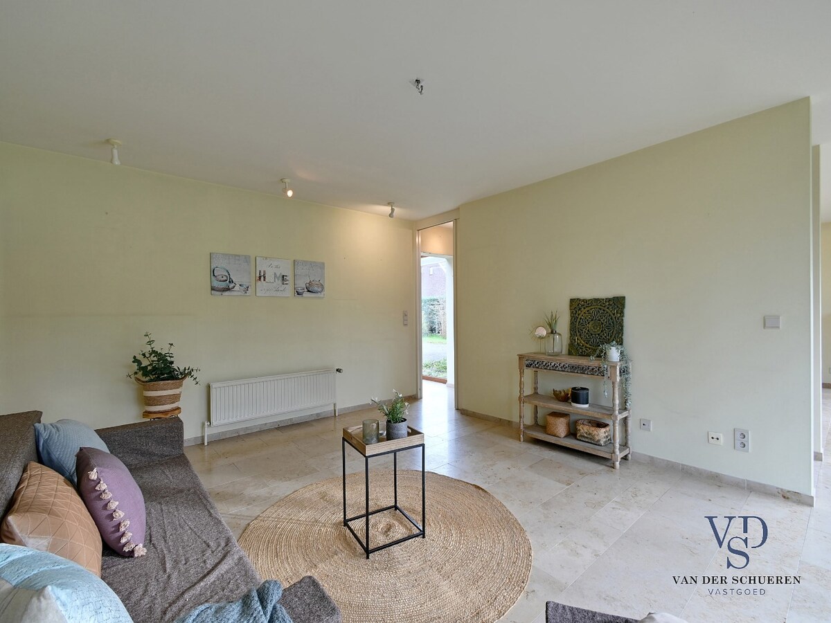 Knappe villa in 't groene Schelderode (EPC van 216 !). 