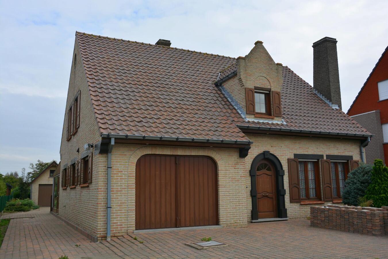 Charmante fermette met 2 garages 