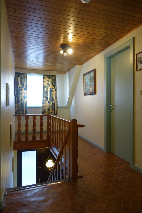 Half-open woning met 4 slaapkamers op unieke ligging 