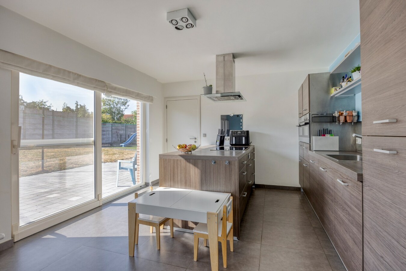Prachtige pastoriewoning met 4 slaapkamers in Neerheylissem 