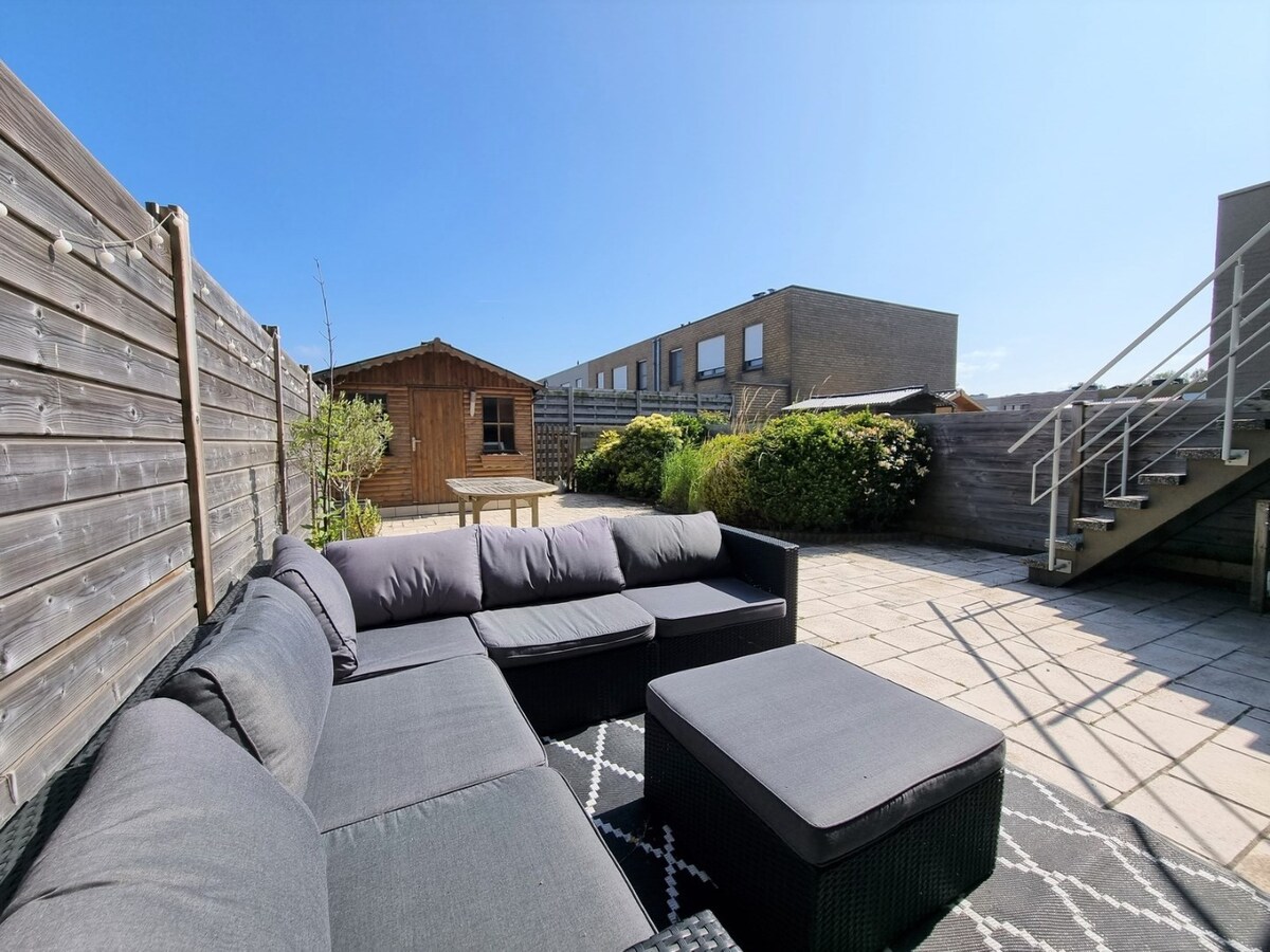 Magnifiek gelegen gezinswoning met garage &amp; oprit te Heist 