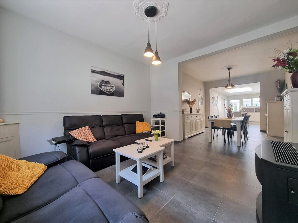 Mooie, karaktervolle &amp; centraal gelegen gezinswoning te Heist 