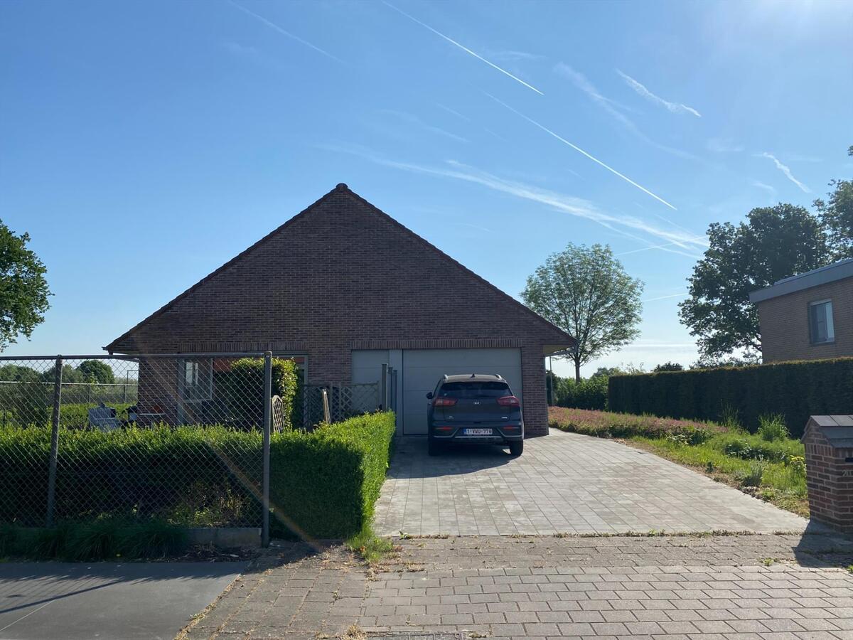 Rustig gelegen, energiezuinige gelijkvloerswoning met garage 