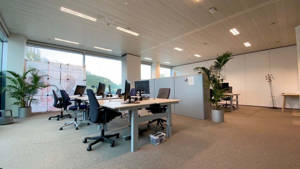 Instapklaar kantoorgelijkvloers te huur in Blue Towers in Gent