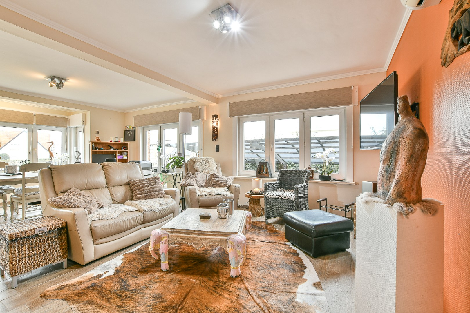Ruime woning met veel mogelijkheden, carport en 2 parkeerplaatsen - vlakbij centrum &amp; zee! 