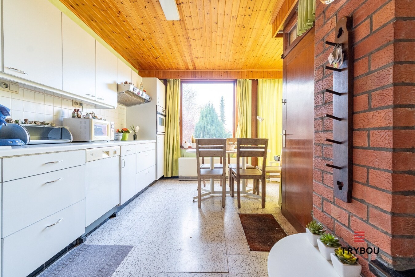 Tijdloze woning met veel mogelijkheden op ruim perceel 