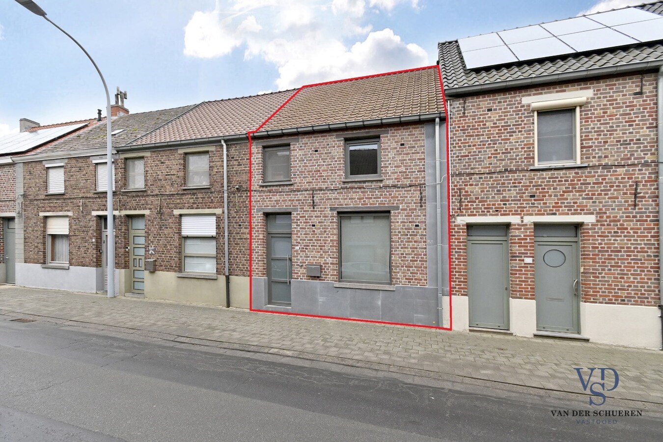 Gezellige woning (met garage achteraan). 