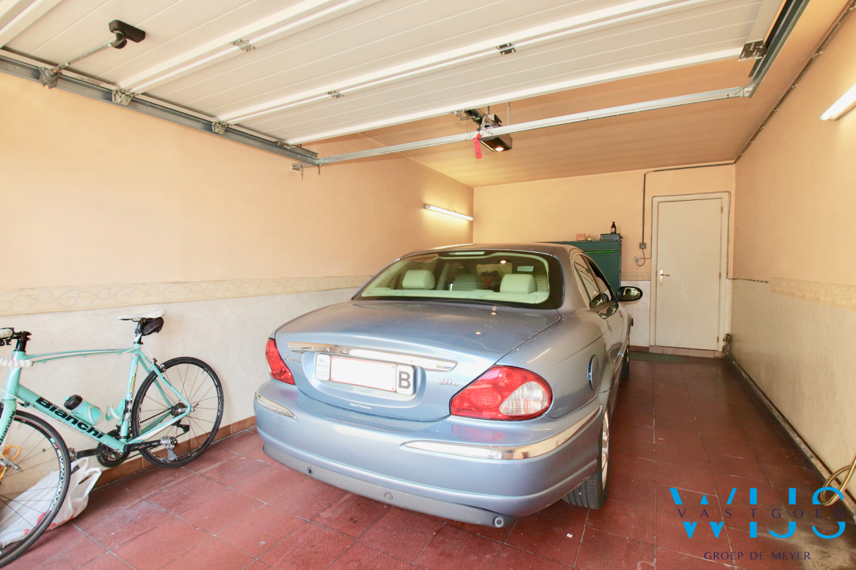 Stevig woonhuis op een prachtig perceel te Ertvelde/Oosteeklo 