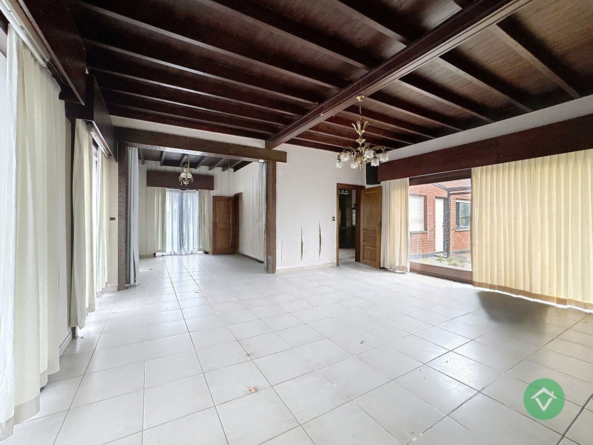 Alleenstaande woning met 4 slaapkamers te Koekelare 