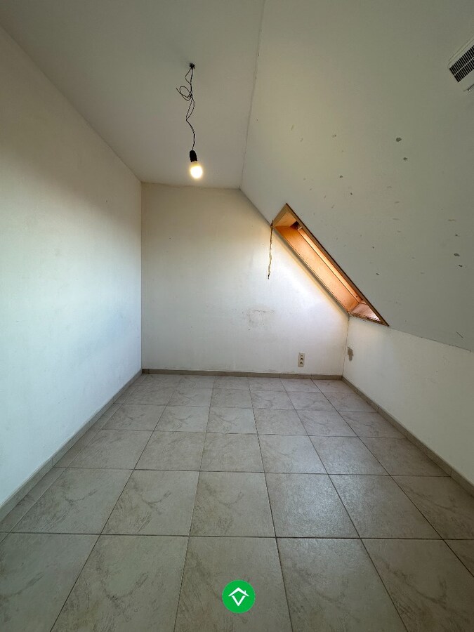 Appartement met 3 slaapkamers en garage te Eernegem 