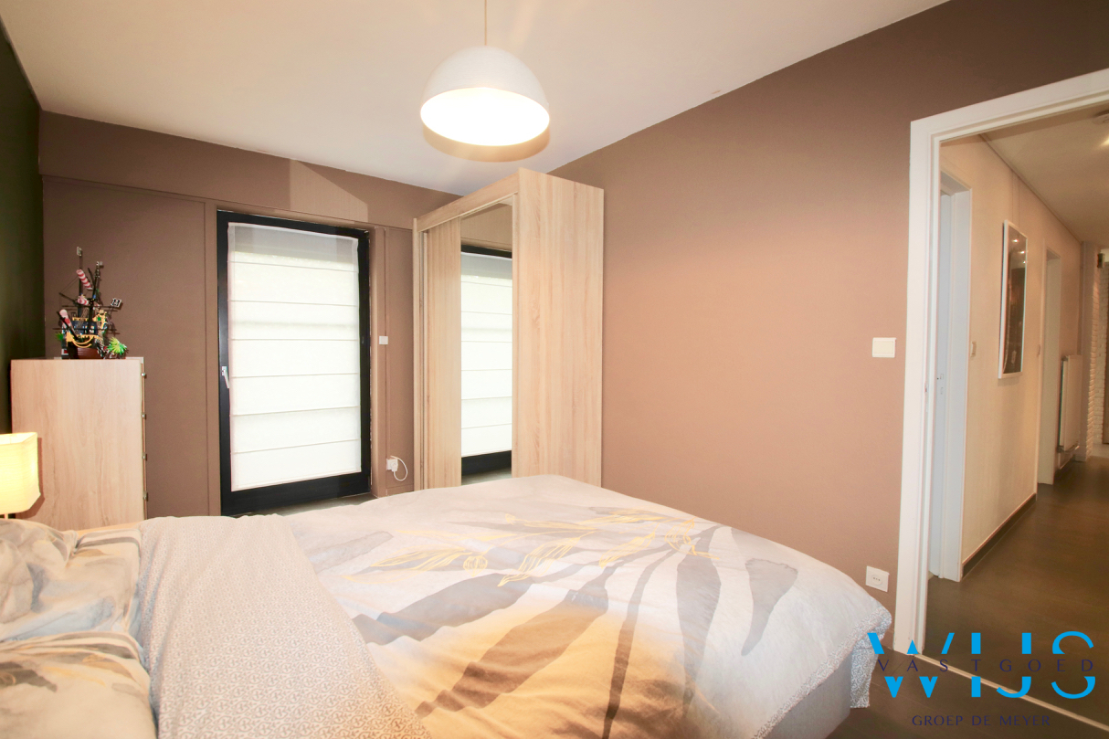 Instapklaar stijlvol woonhuis met leuke tuin te Assenede ! 