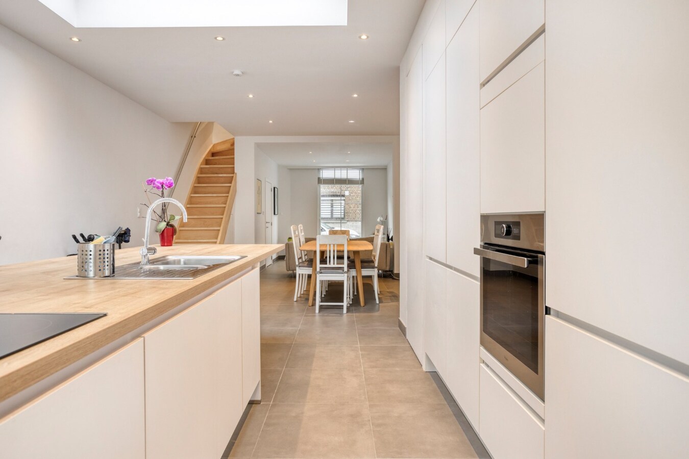 Hippe burgerwoning met gezellige zuidgerichte tuin 