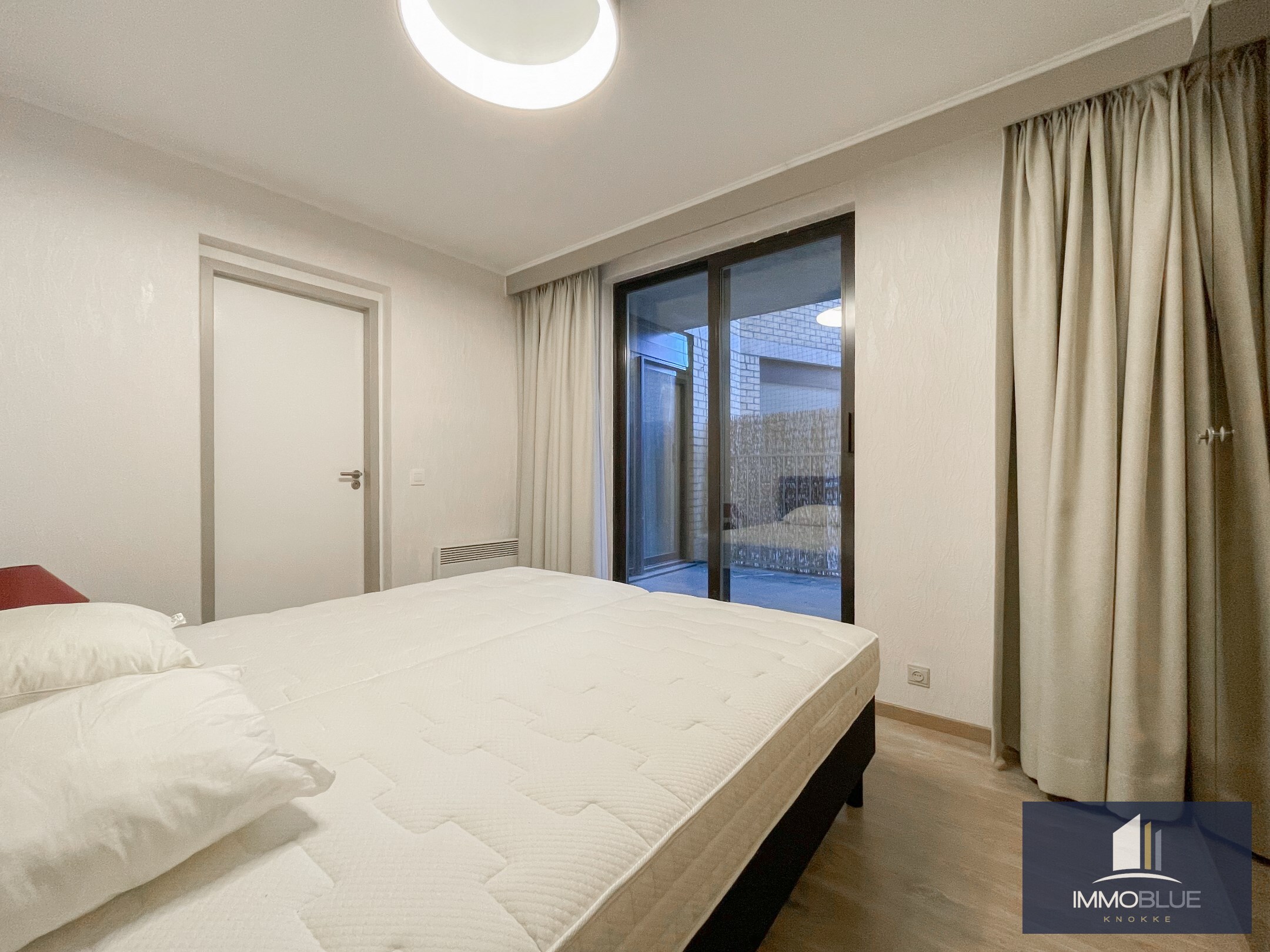 Appartement prêt à emménager situé sur la Place du Phare. 