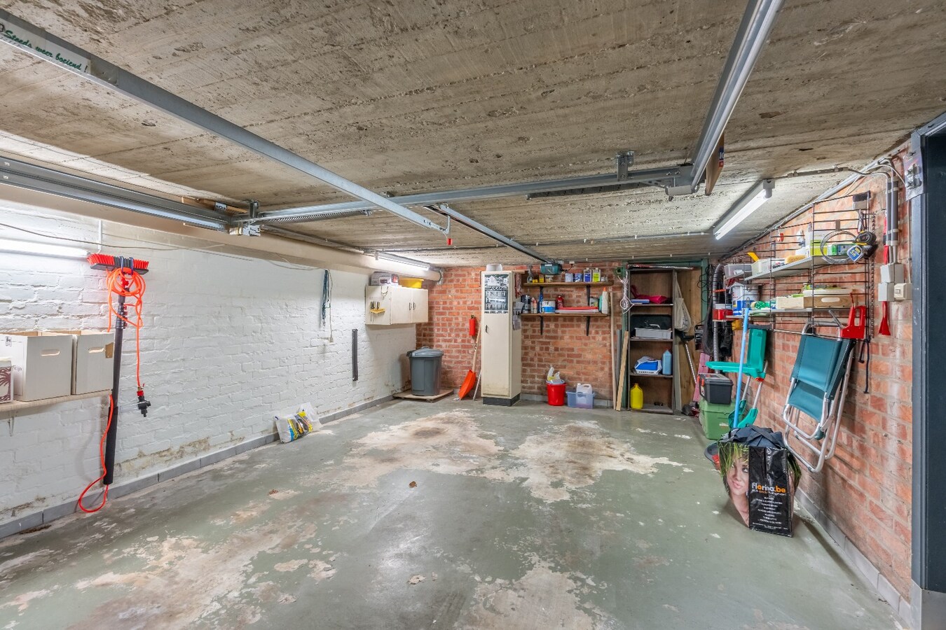 Ruime woning met tuin, garage en 3 slaapkamers. 