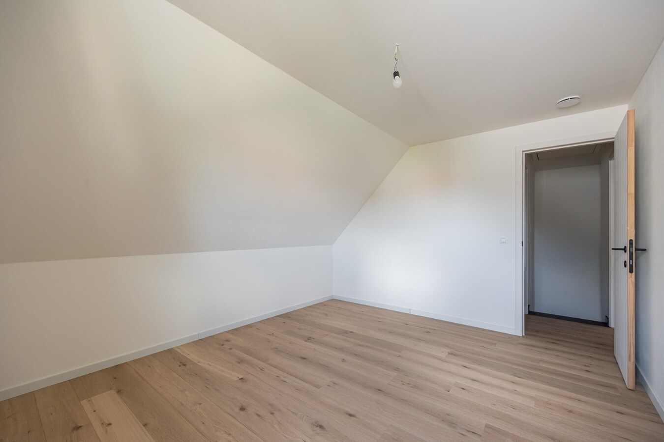 Moderne landelijke villa met A+ energieprestatie in rustige wijk 