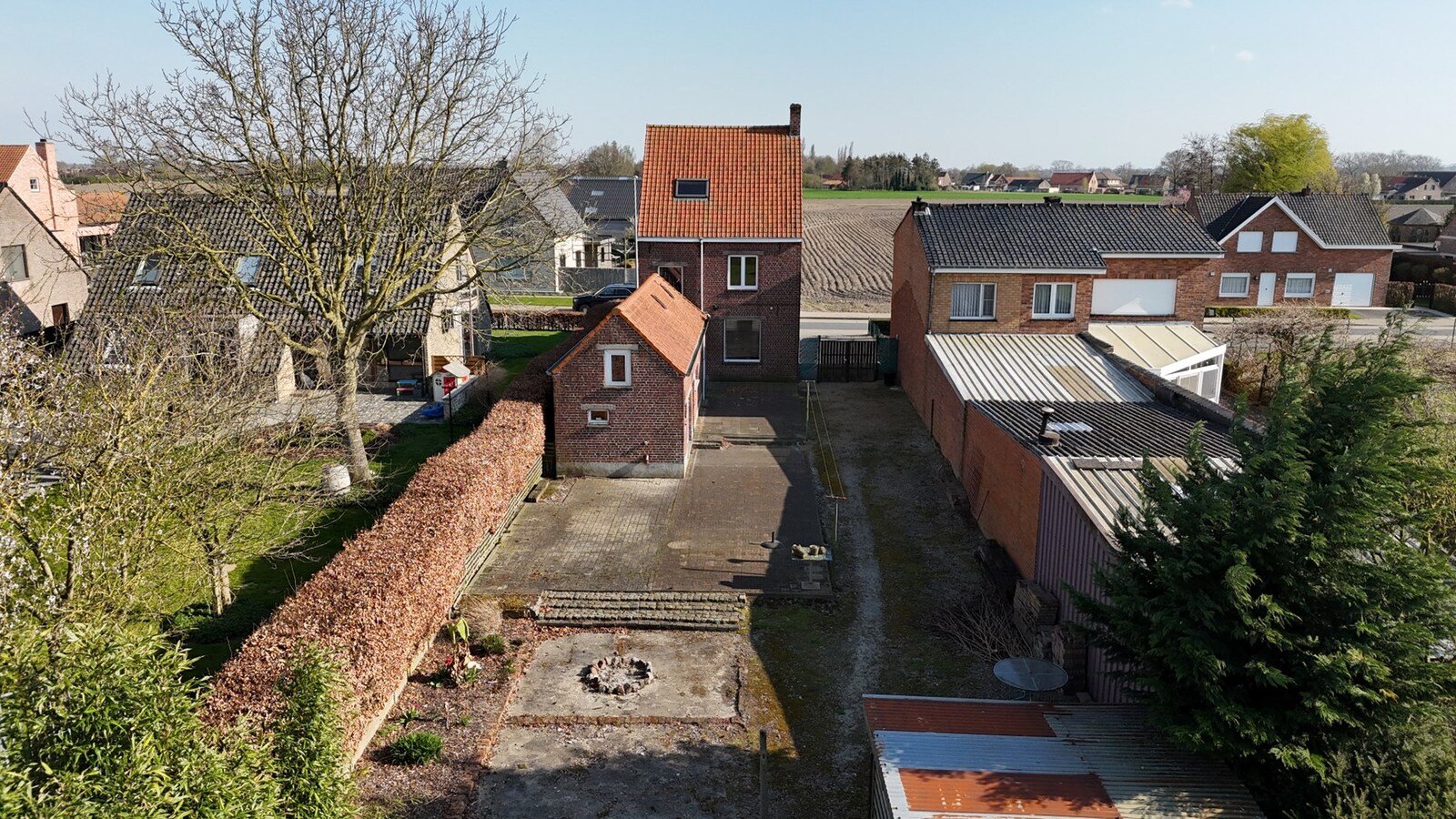 Instapklare open bebouwing op ruim perceel (1.426 m²) in rustige straat 